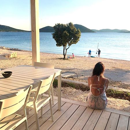 Buqez Eco Resort - Beachfront 20 & House 42 Drage Bagian luar foto