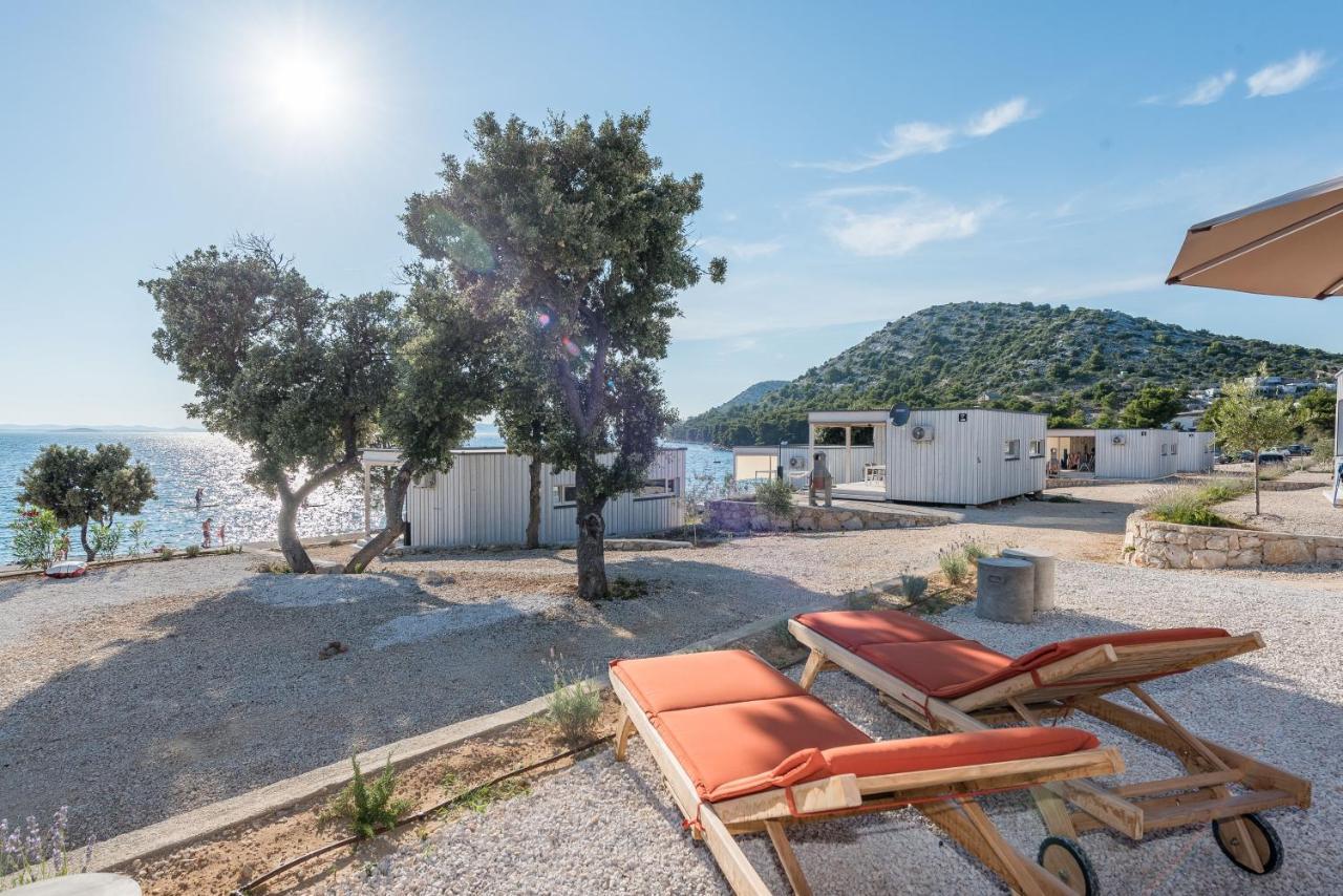 Buqez Eco Resort - Beachfront 20 & House 42 Drage Bagian luar foto