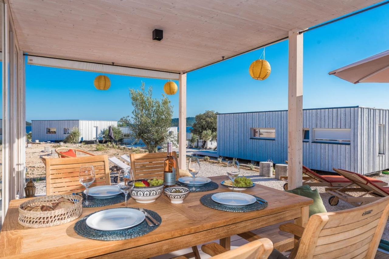 Buqez Eco Resort - Beachfront 20 & House 42 Drage Bagian luar foto