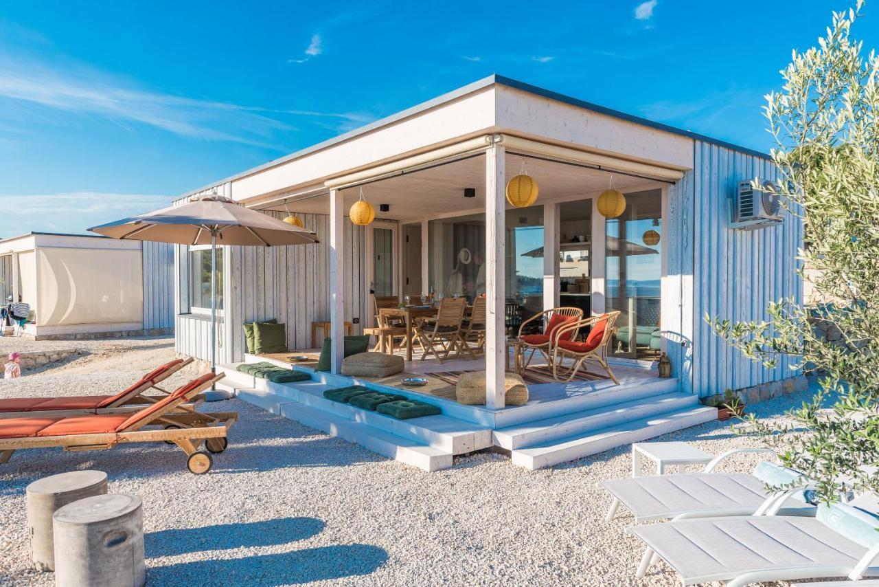 Buqez Eco Resort - Beachfront 20 & House 42 Drage Bagian luar foto