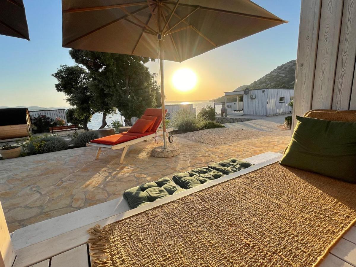 Buqez Eco Resort - Beachfront 20 & House 42 Drage Bagian luar foto