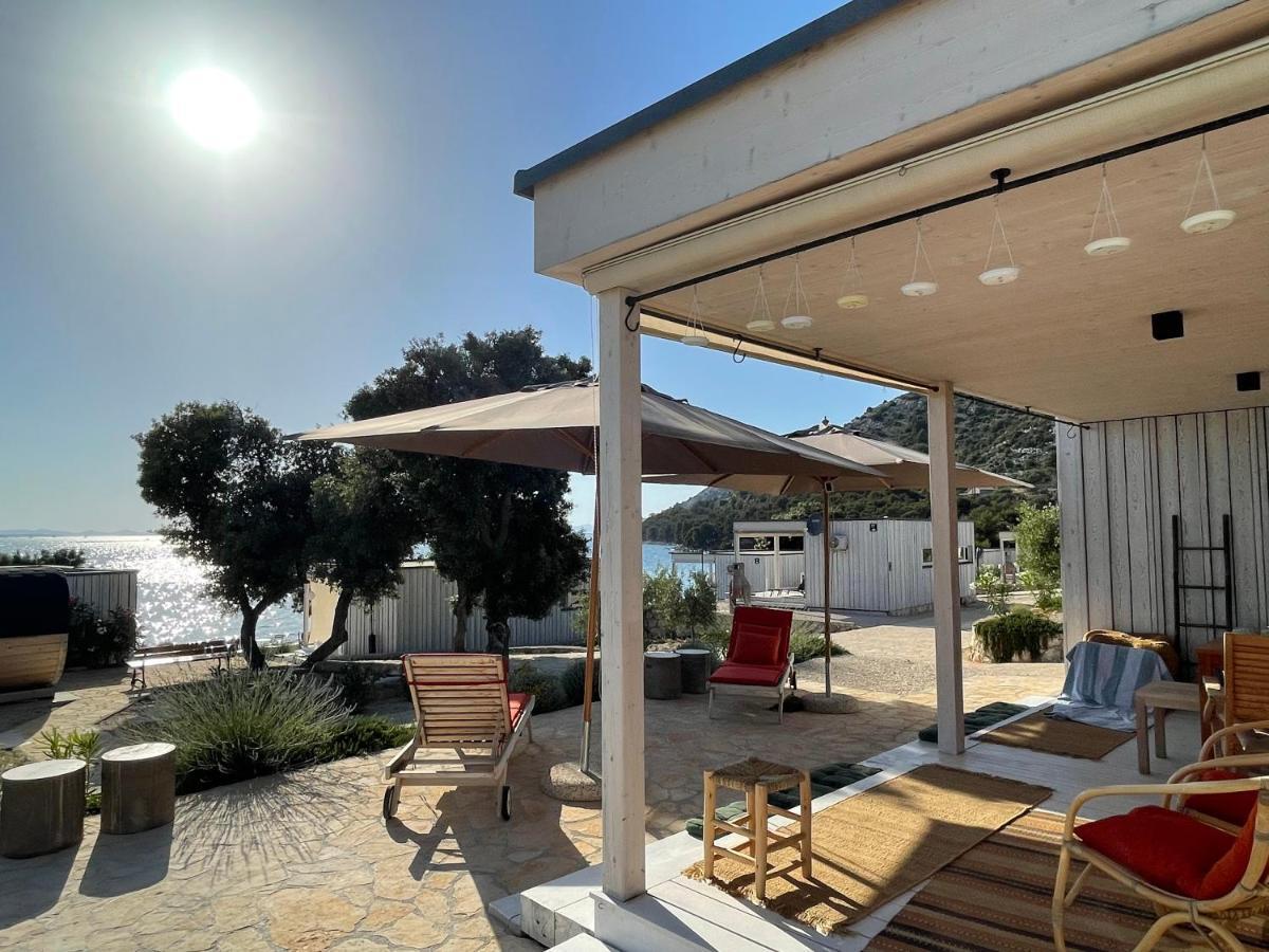 Buqez Eco Resort - Beachfront 20 & House 42 Drage Bagian luar foto