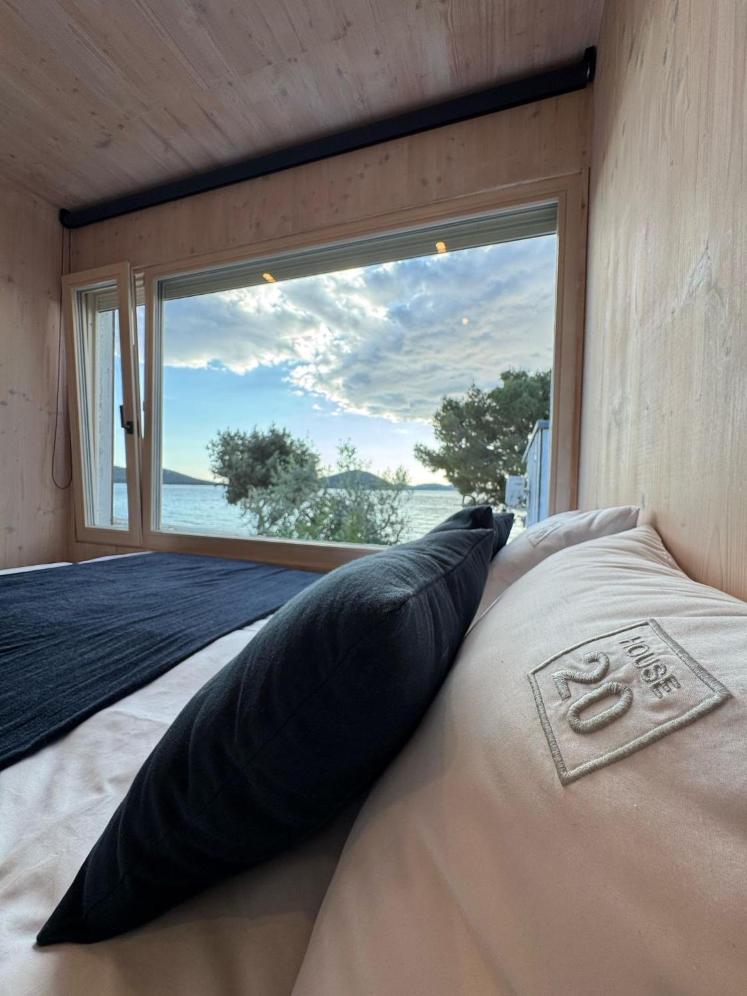 Buqez Eco Resort - Beachfront 20 & House 42 Drage Bagian luar foto