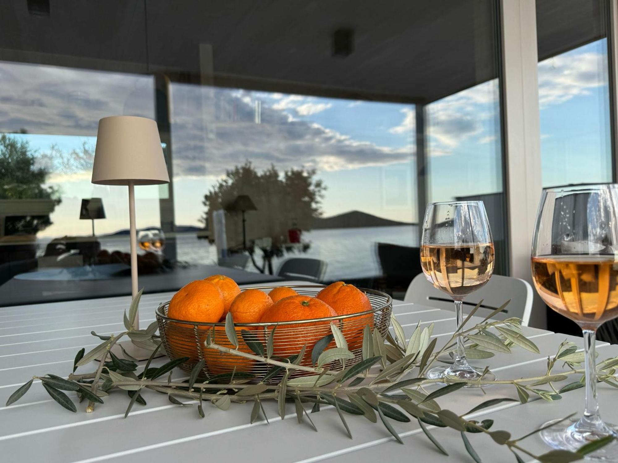 Buqez Eco Resort - Beachfront 20 & House 42 Drage Bagian luar foto
