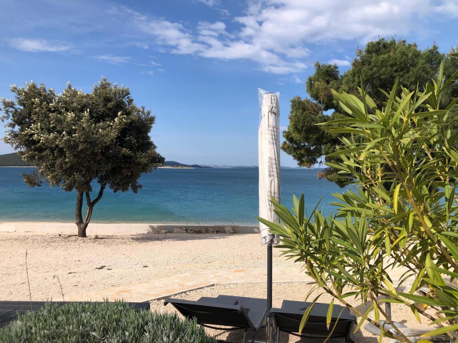 Buqez Eco Resort - Beachfront 20 & House 42 Drage Bagian luar foto